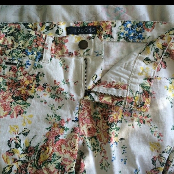 Jeans - Picture 2 of 4